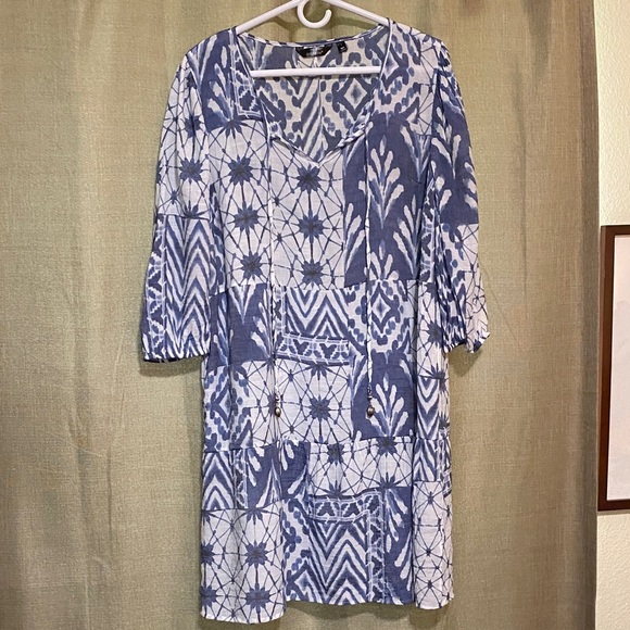 Mlle Gabrielle Dresses & Skirts - Mlle Gabrielle Blue/White Patterned Dress/Swim Coverup Large
